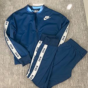 Kids Nike tracksuit XL
